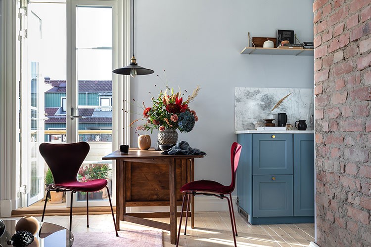 蓝色调的斯堪的纳维亚风格家居设计-3