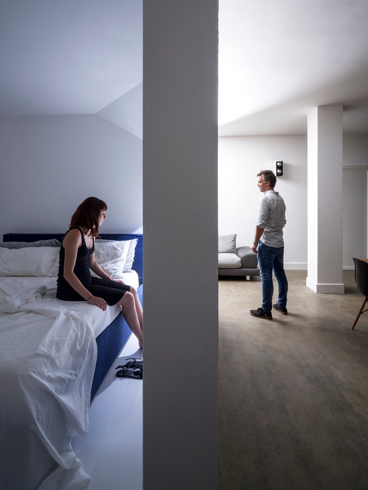 都灵“无门”公寓，明亮通透的混凝土洞穴-20