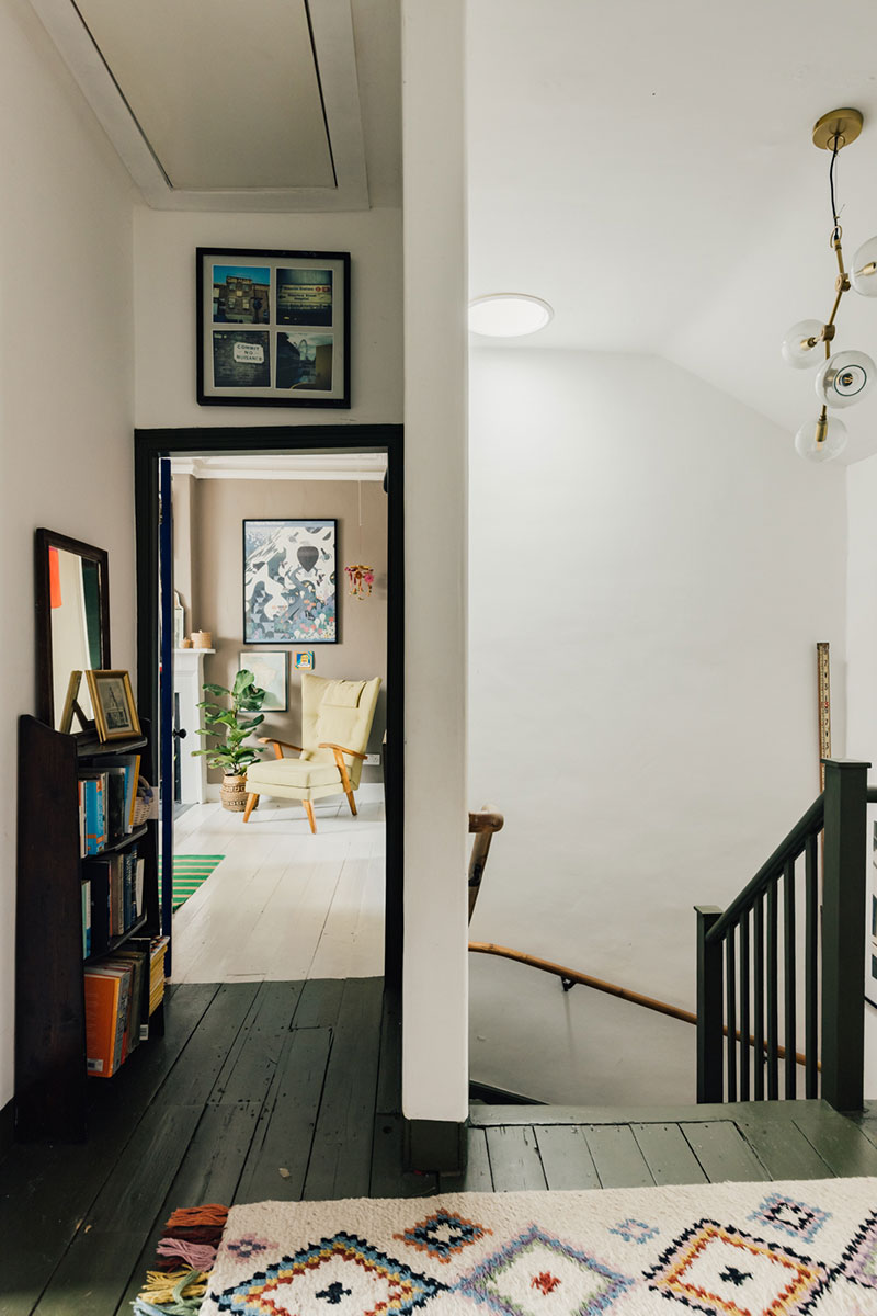 英国 200 年历史的彩色小屋-11