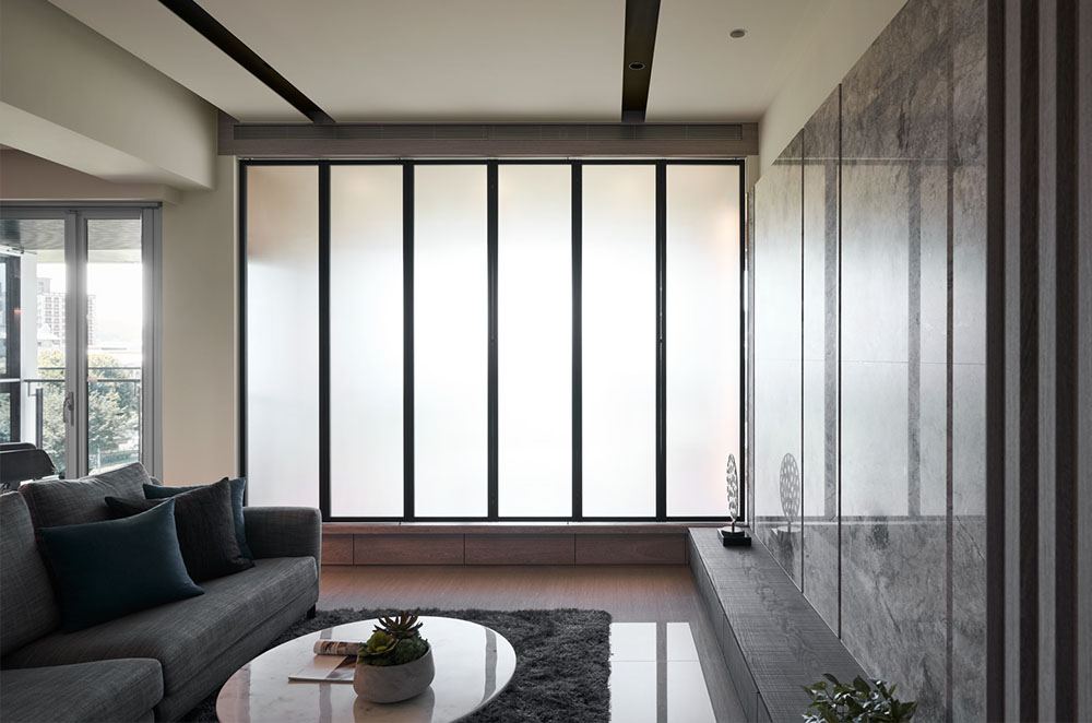 绿装修复合空间,自然日光与木纹元素共筑舒适居家氛围-4