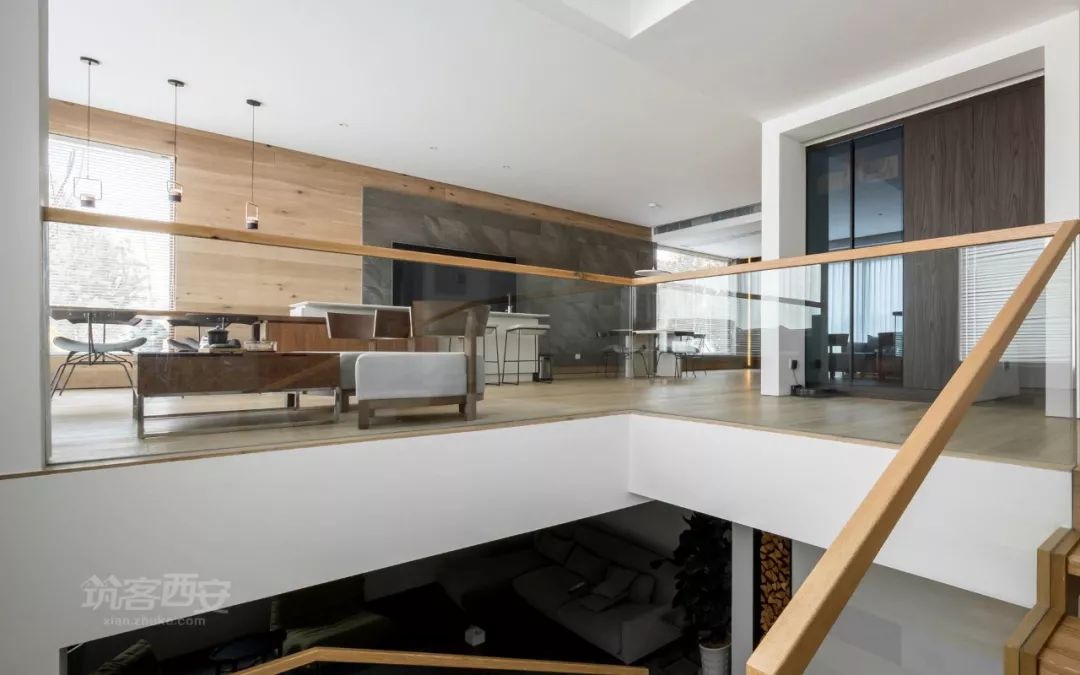 卧室变楼梯,颠覆性的复式空间设计-20