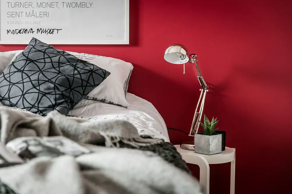 红色卧室的疯狂魅力-14