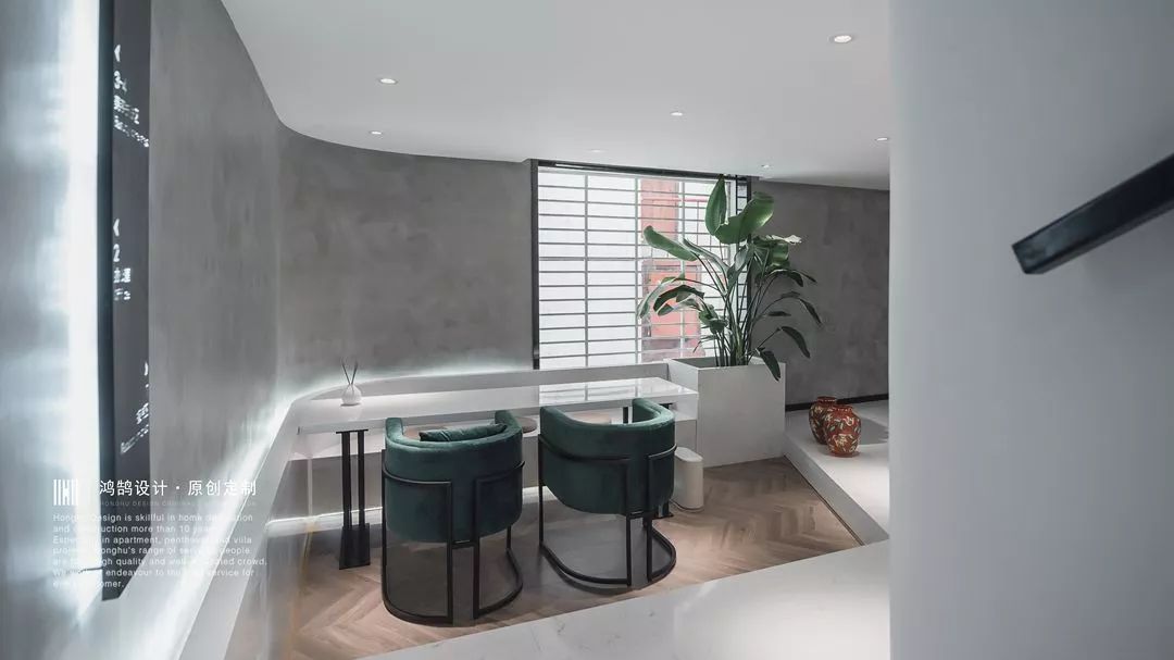 "素颜"美肌,简约空间里的自信张力——My.MAKE UP 美容旗舰店设计-11