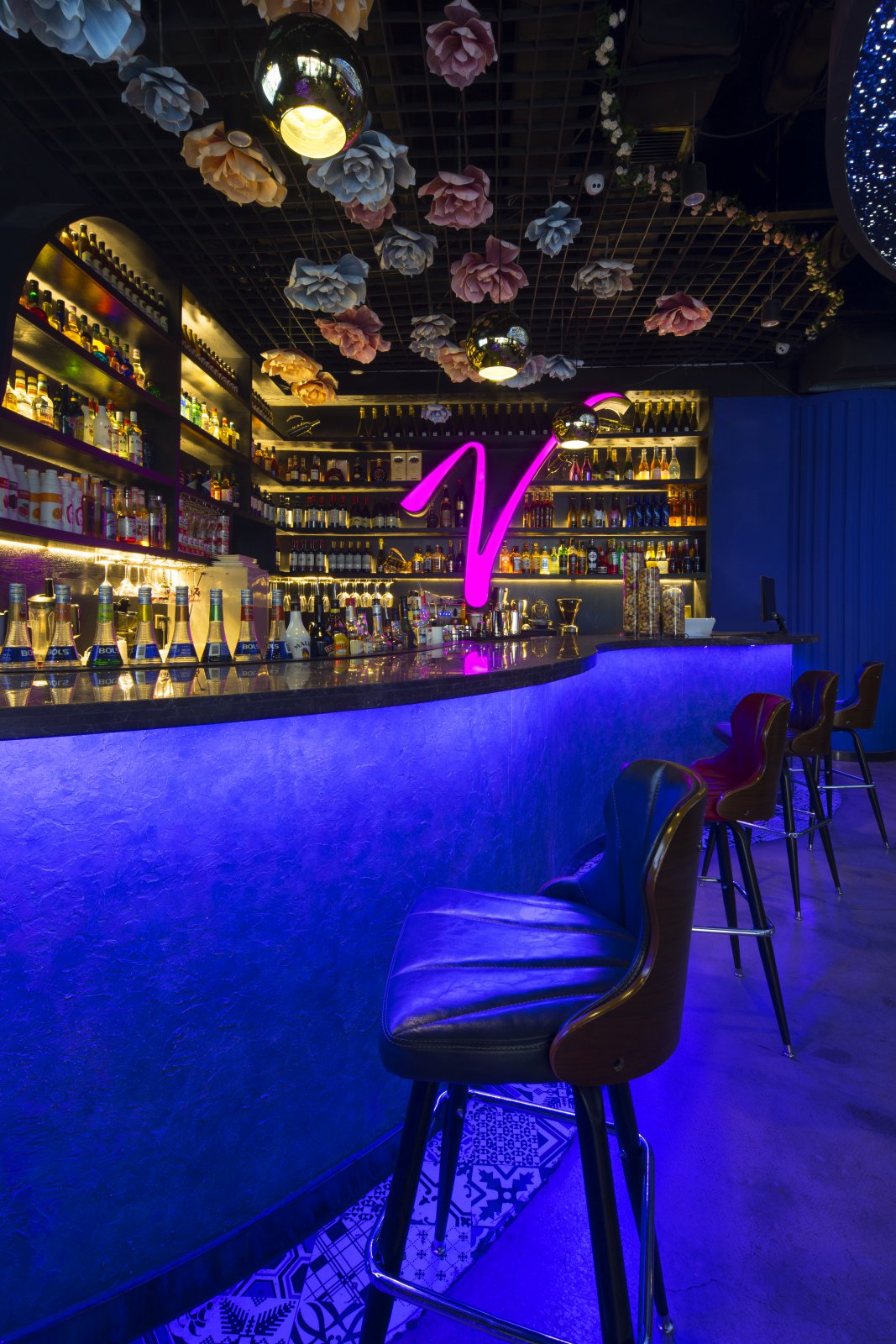 太原斑斓空间打造浪漫轻奢星空酒吧-22