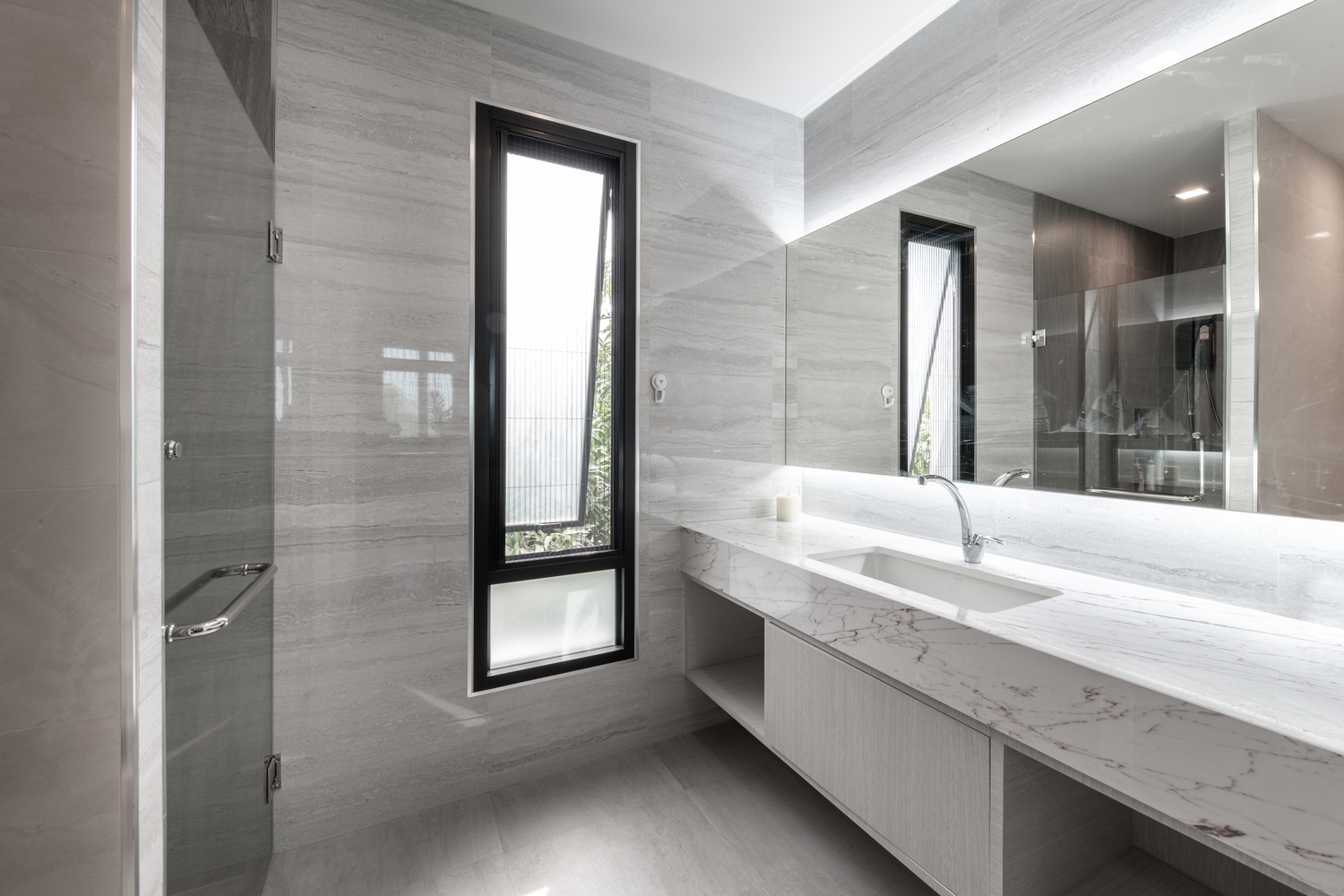 泰国 Petchaburi 私人住宅与诊所，和谐融入环境，功能与美学兼具-29