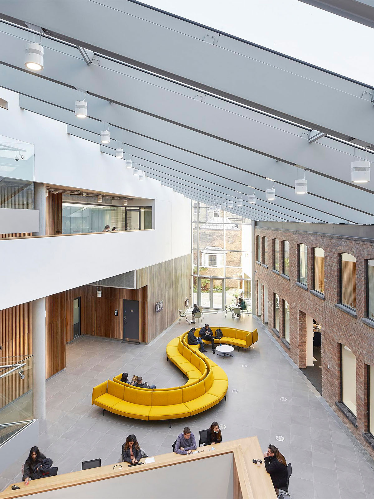 
                    University of London
                -8