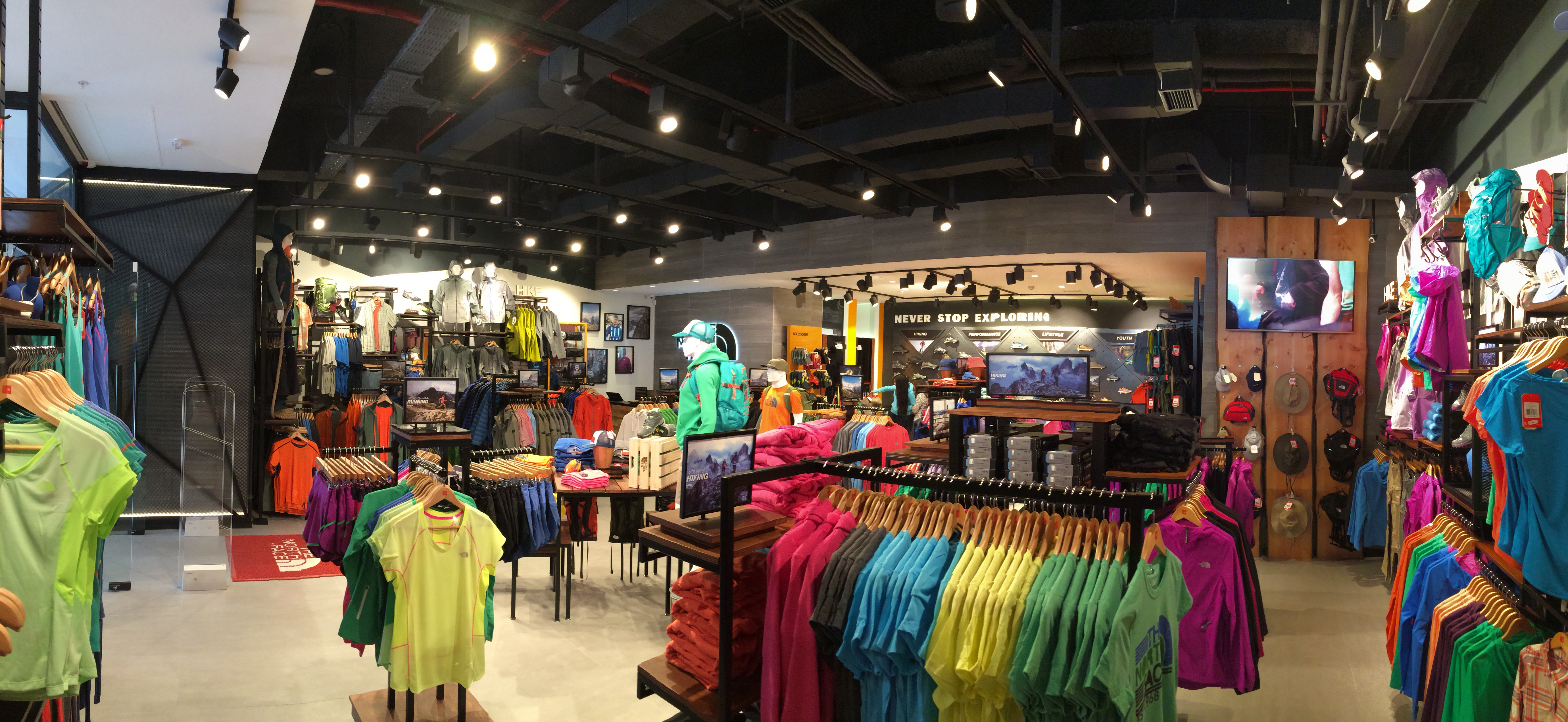 北面品牌零售店 | PM200 Arquitectos 打造运动商场新概念-11