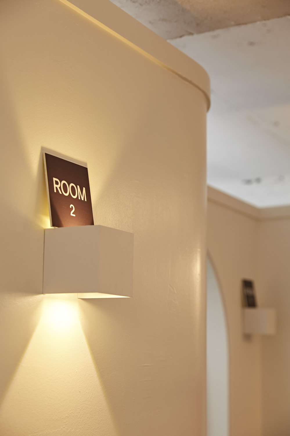 25 平米皮肤诊所的极简设计魅力-14