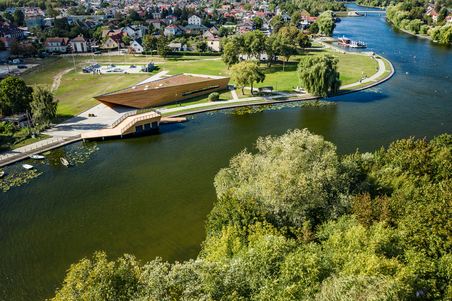 动感三角形的 Augustów 划船基地-41