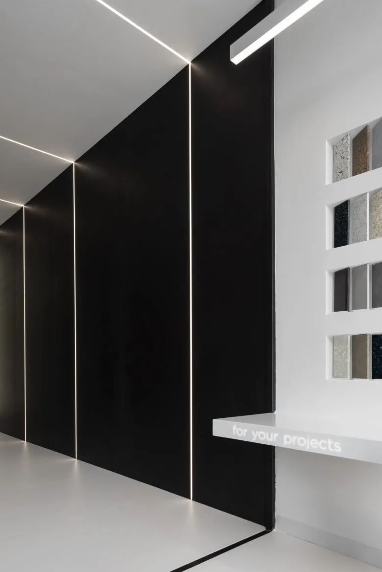 黑白色调的材料样板展厅设计，这个配色也算经典-19