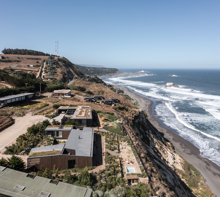 海滨悬崖上的 U 型之家丨古巴马坦萨斯丨Raimundo Gutierrez Frías-18