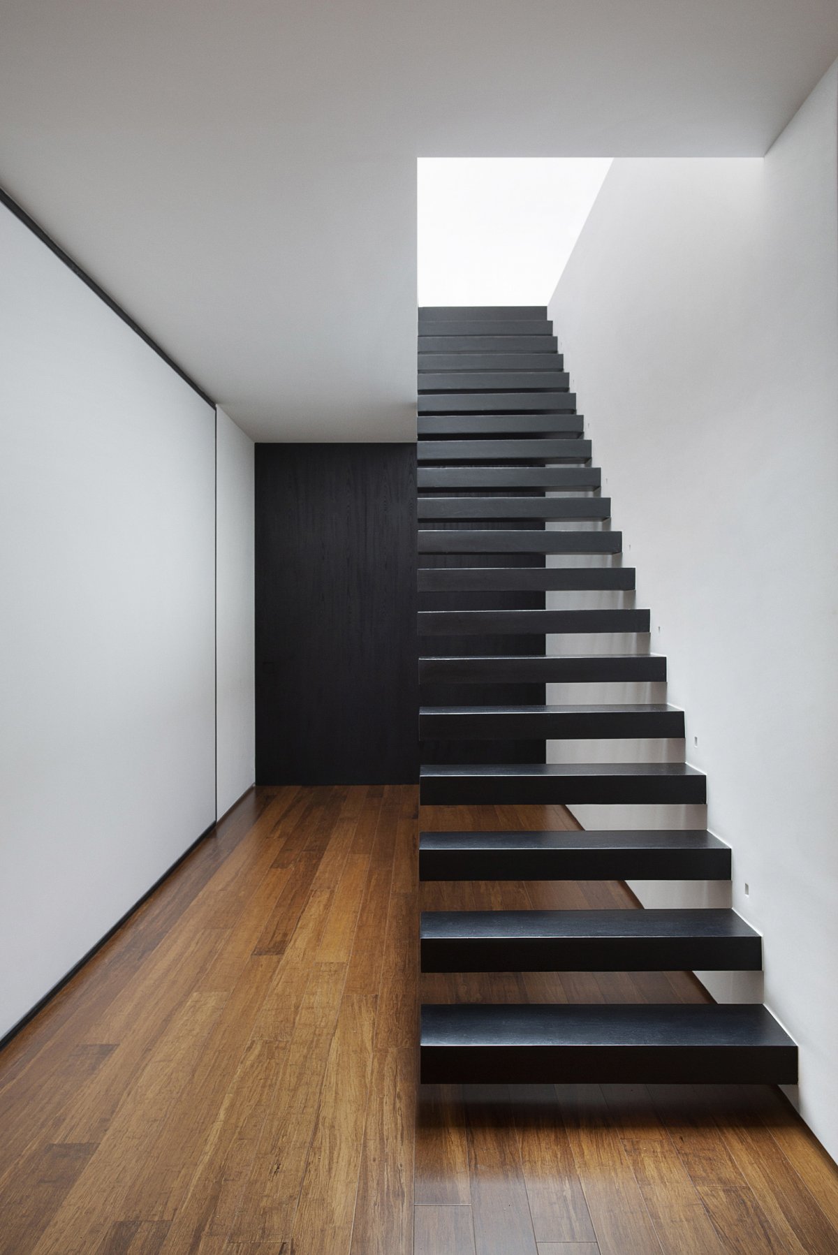 圣保罗 V2 House | 巴西大理石与乌木的时尚碰撞-15