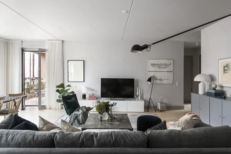 瑞典设计师打造纽约风格家庭公寓,水景阳台成亮点-5