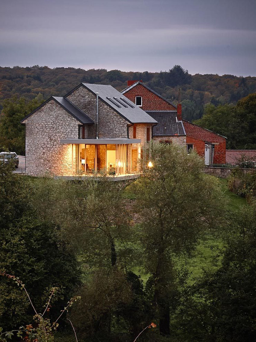 Каменный дом на краю холма | 13 фото-6