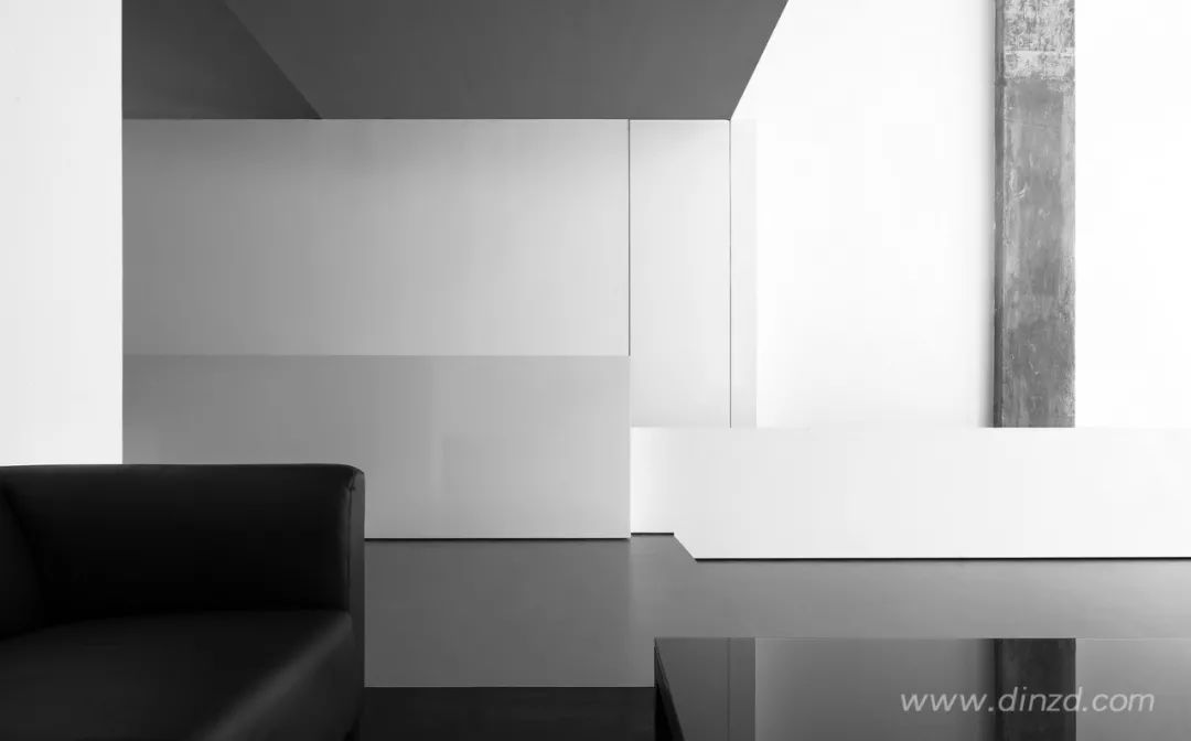 叛逆者 JYC 服饰办公空间 | 几何美学与功能性的完美融合-40