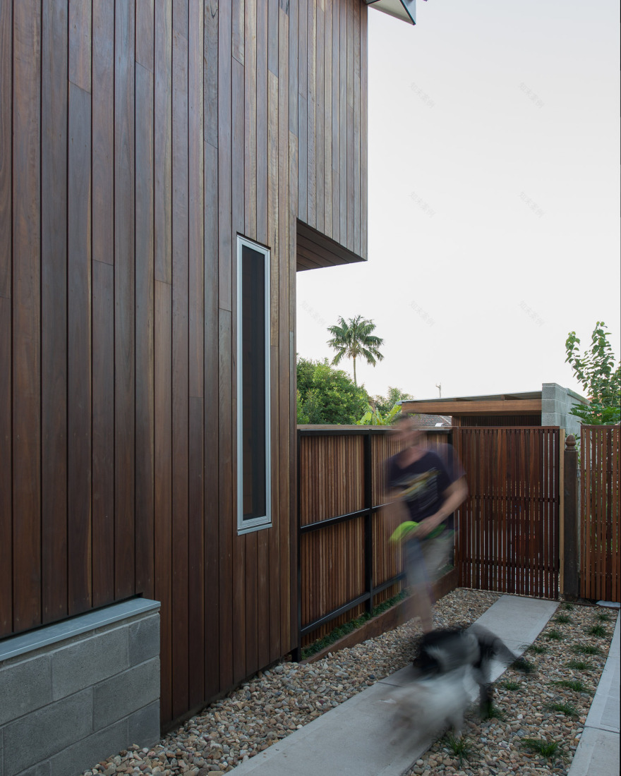 梅雷韦瑟改变 | 海滨旧宅翻新成现代舒适居所-16