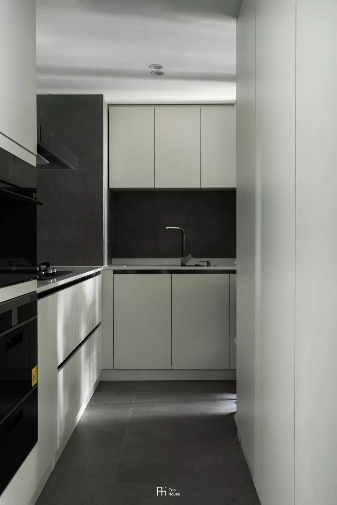 暗色方室 | FunHouse 设计融入宇宙元素-30