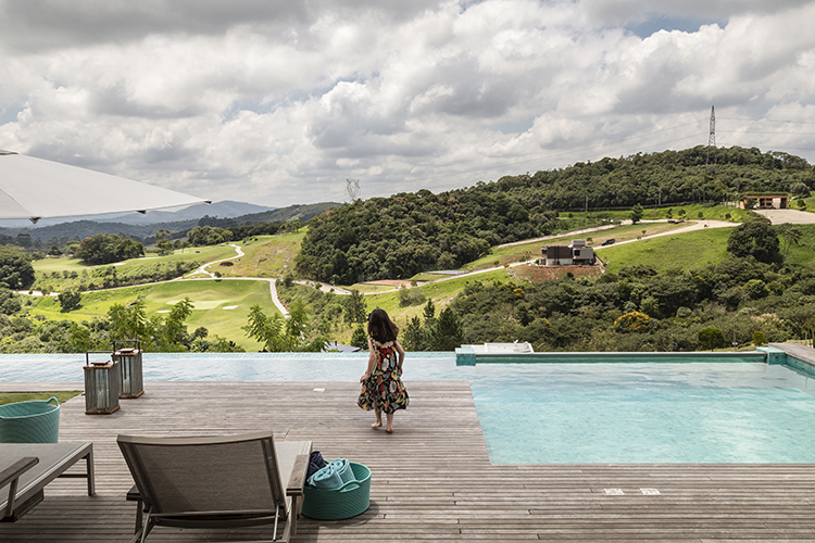 带高尔夫球场景观的住宅室内设计丨巴西圣保罗丨卡罗琳娜·加瓦(Carolina Gava)-1