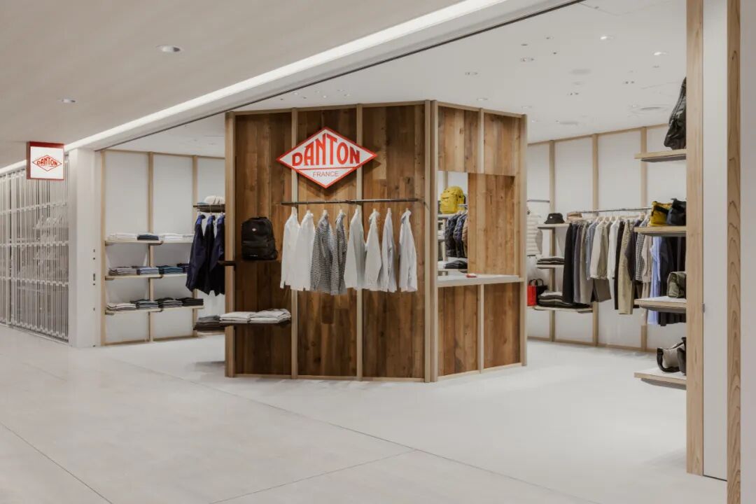 DANTON成田机场店|狭廊内的服装“工坊”-0