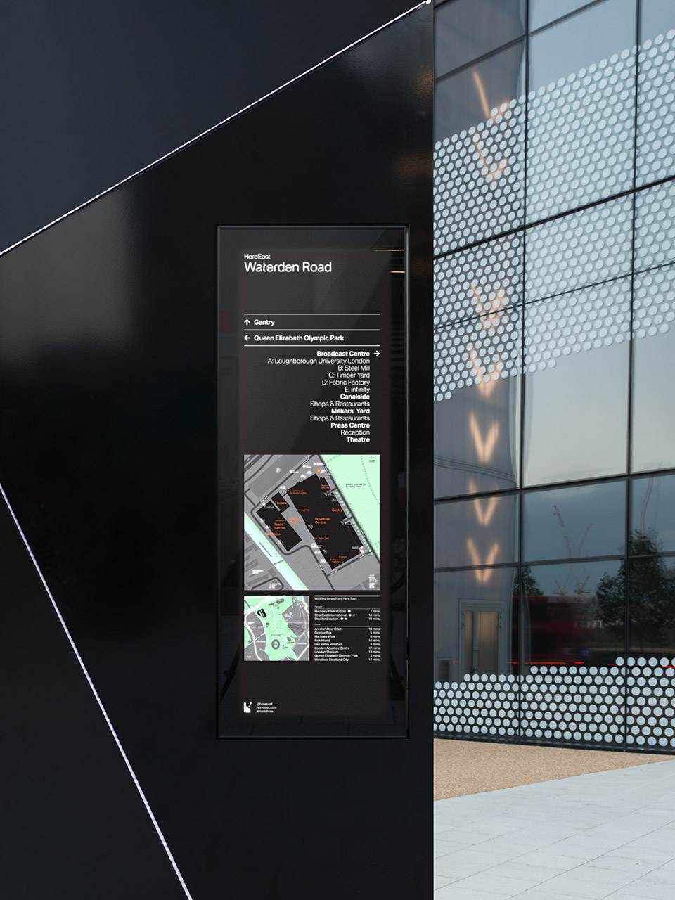 伦敦Here East革新引导标识和指路系统设计 / dn&co-9