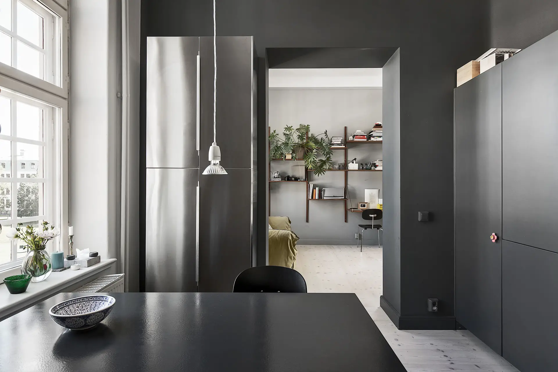 复古小瓷砖窗户的现代家居设计-9