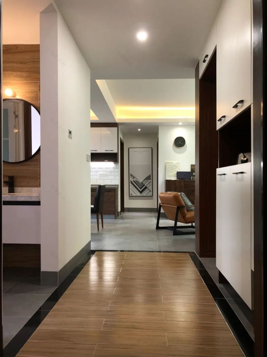 《风情墨尔本》 | 黑灰白木,金色点缀,展现空间层次与质感-23