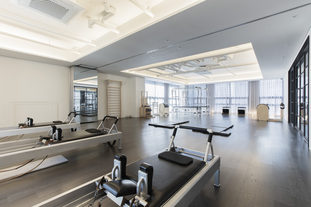 高级白色调 | 60 平米公寓的极简设计魅力-3