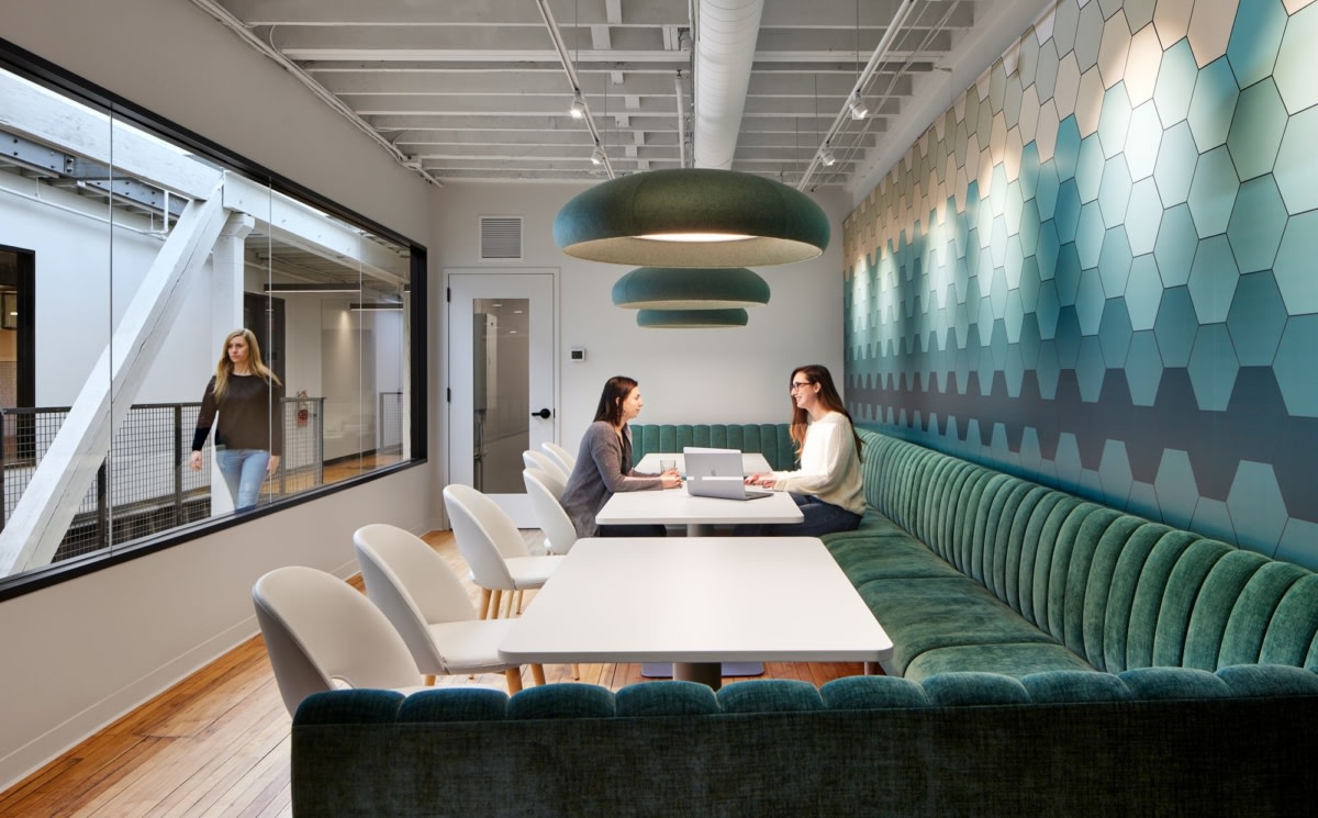 温馨如家的办公室设计 · Beehive 战略传播办公室丨美国丨Studio BV-14