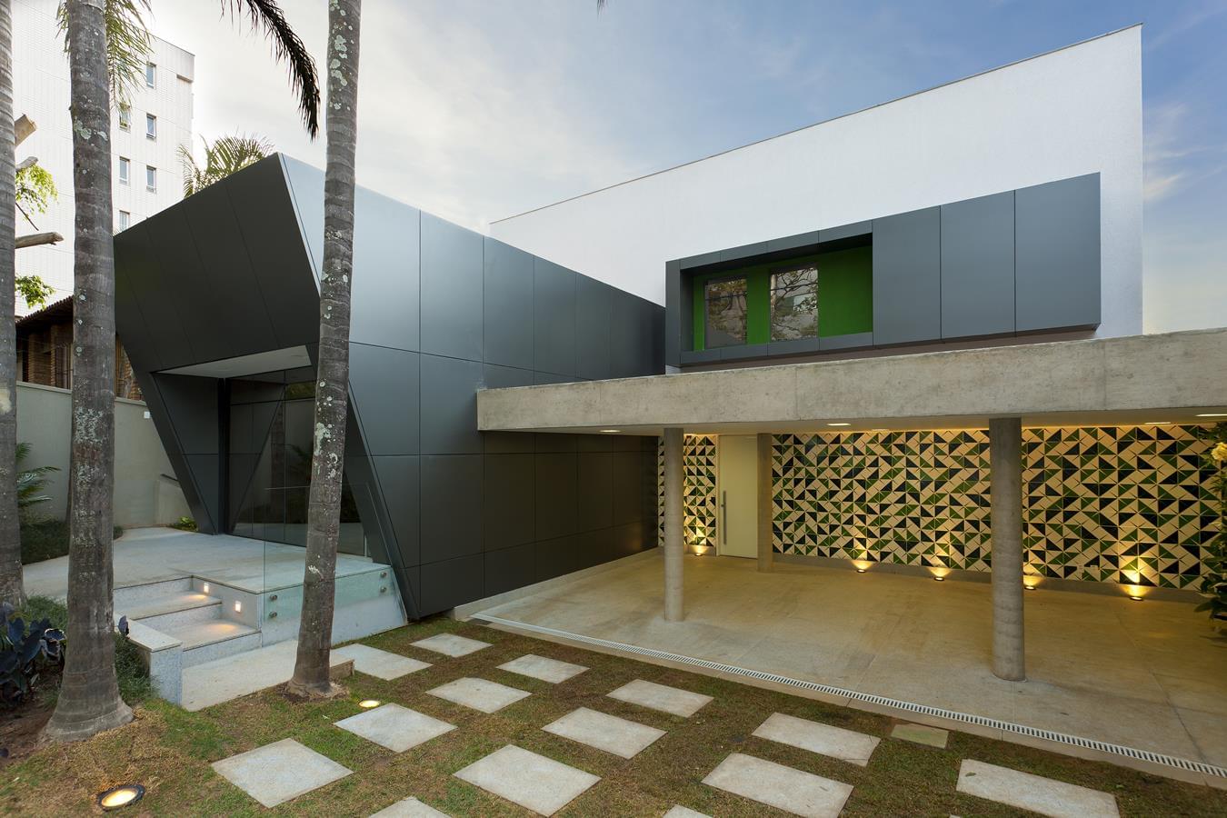 巴西律师事务所办公室翻新，融入垂直花园和环保设计-2