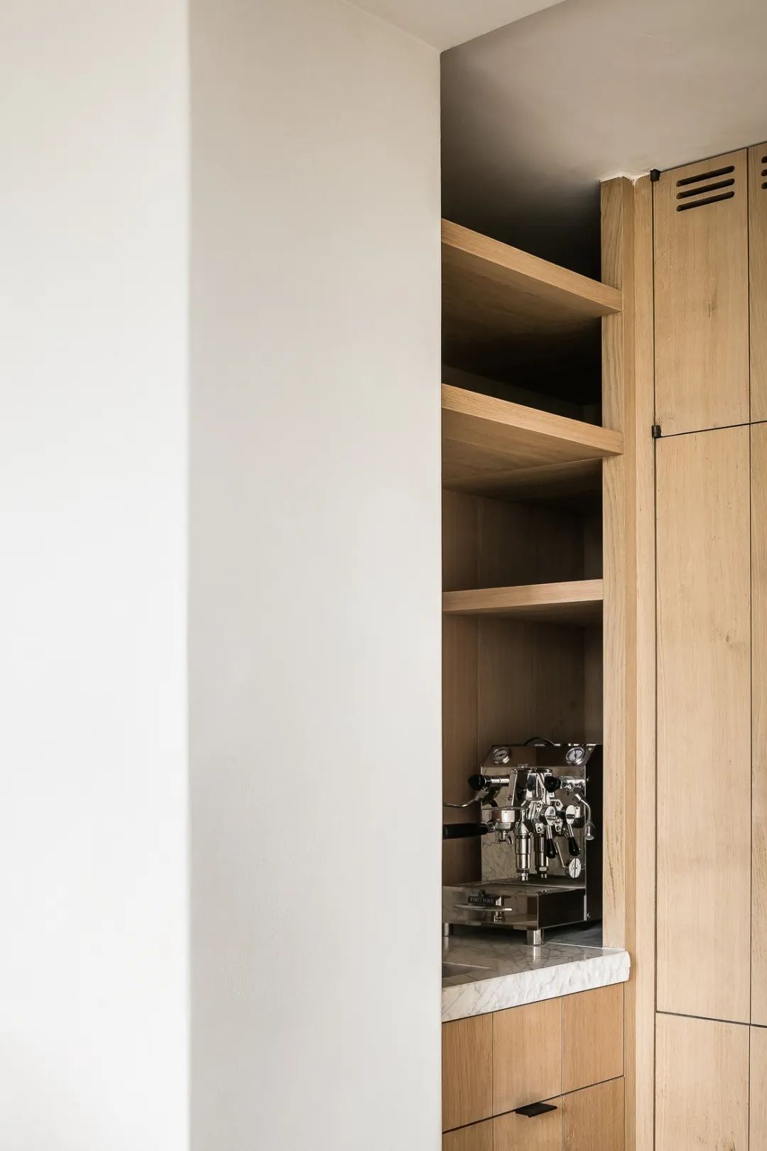 Nathalie Deboel 的温暖极简主义 | 比利时自然的室内设计美学-87