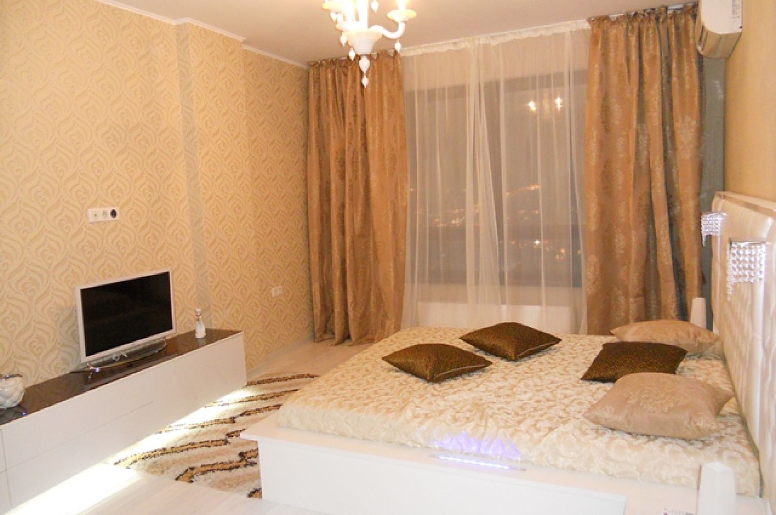 四季；一年的时光（俄语Времена Года常见含义是四季 ，这里英文Vremena Goda推测也是这个意思 ） 丨UkraineKyiv-23