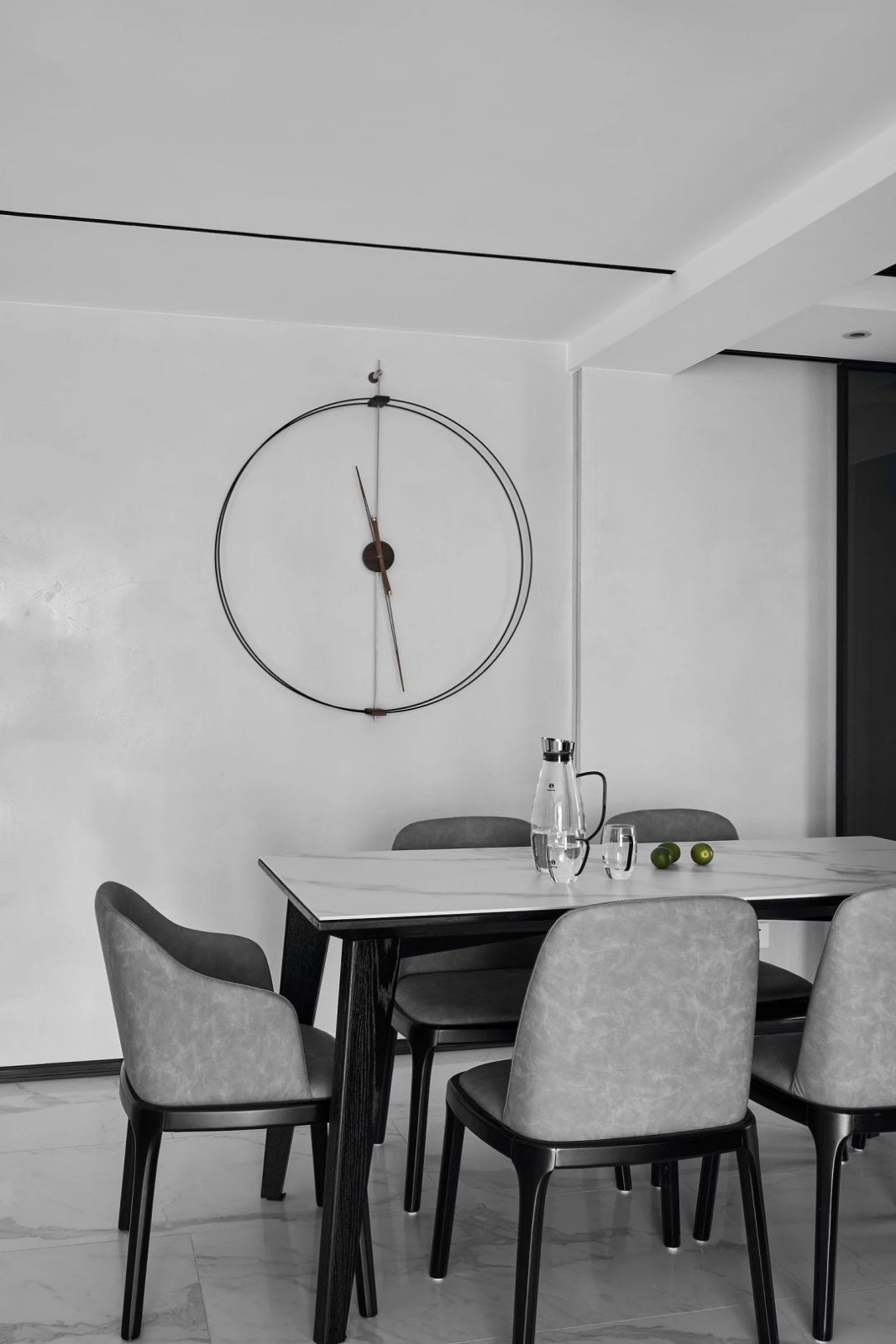 力设计 新作丨手办一面墙 江边一套房-8