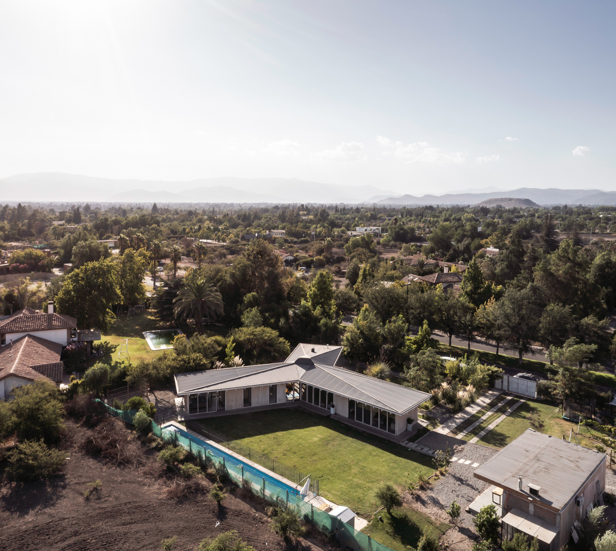 铁人三项运动员之家丨智利圣地亚哥丨Mas & Fernandez Arquitectos-6