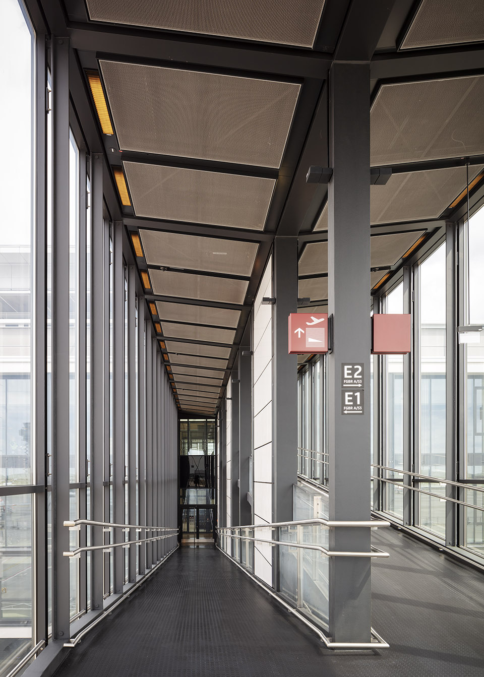 蓄势待发 首航展翅:柏林-勃兰登堡机场正式投入运营 / gmp-52