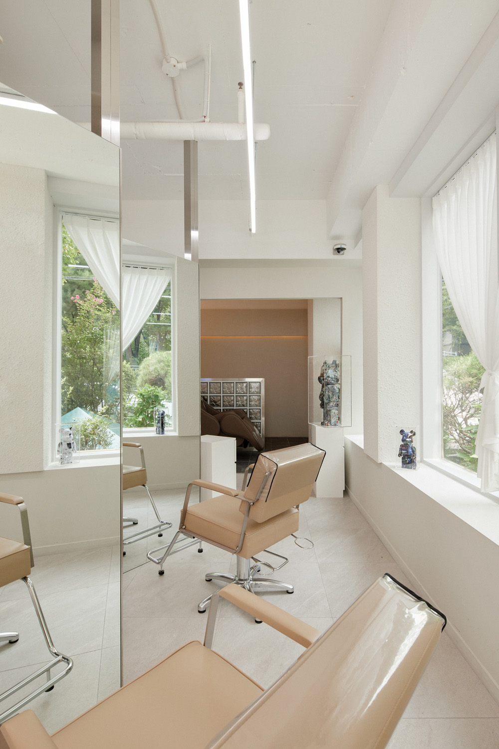 20 平米江南美容室设计 | 温馨氛围与白色&木纹的完美融合-12