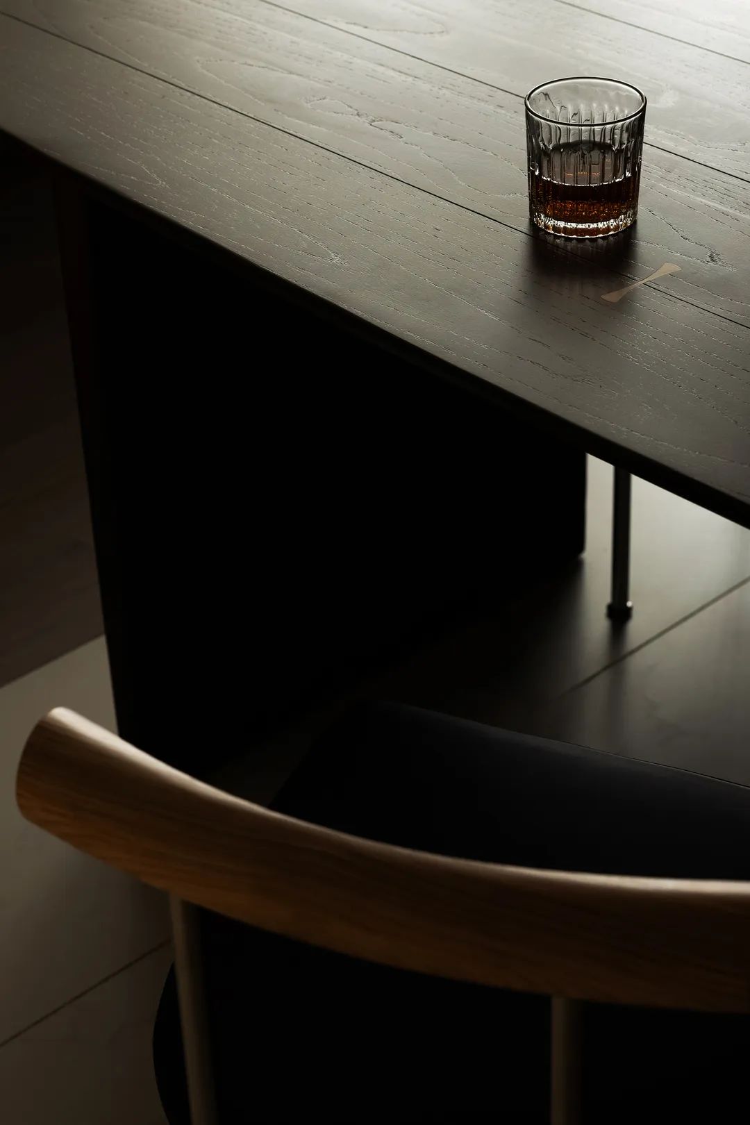 有娃家庭的现代极简风格设计-49