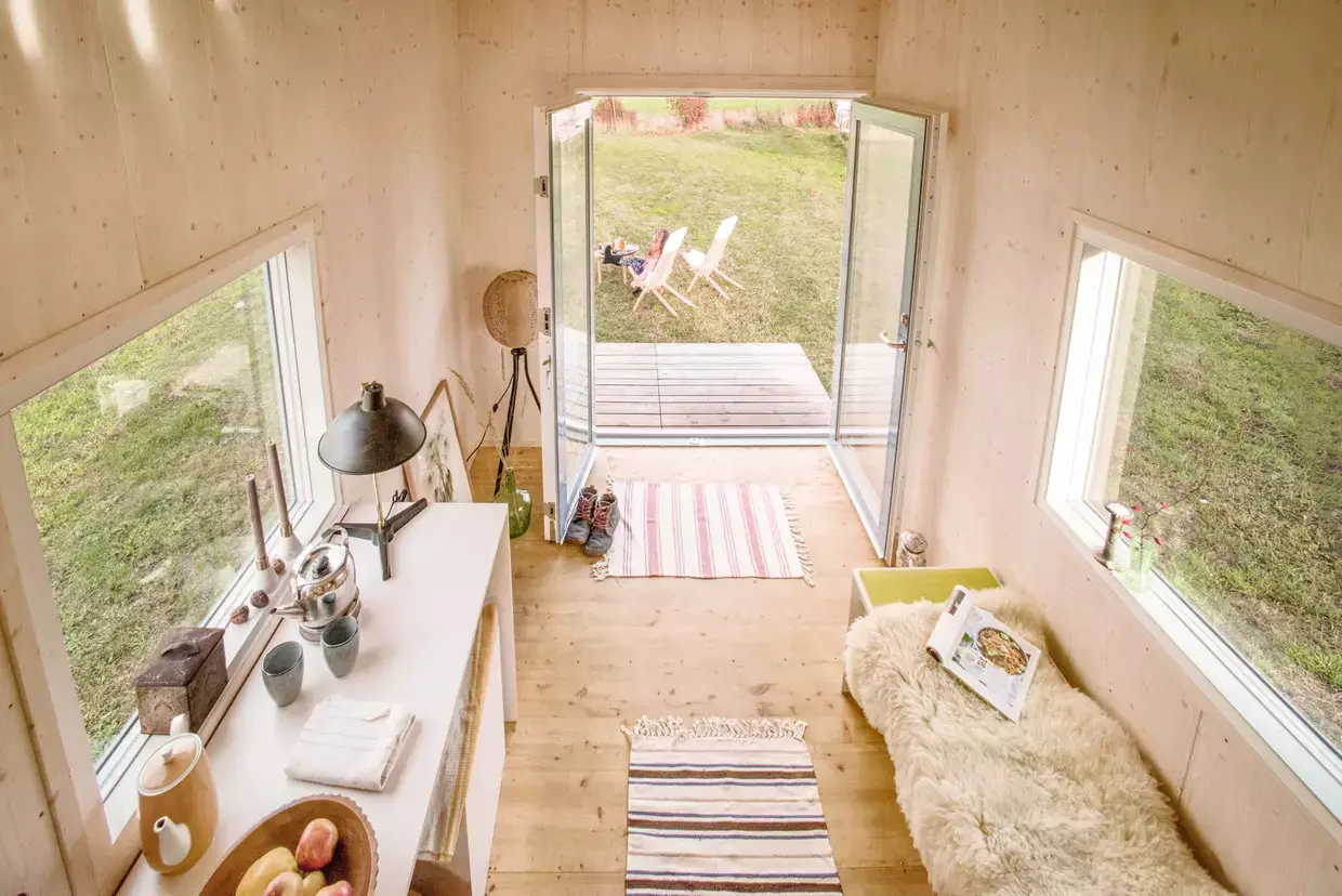 德国 KOOP Mobile Holzbausysteme 的灰色木屋 Hytte | 自然与舒适的完美结合-3