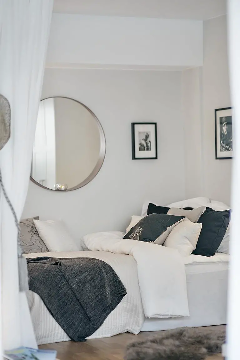 柔美粉红，为灰色空间注入女性魅力-7