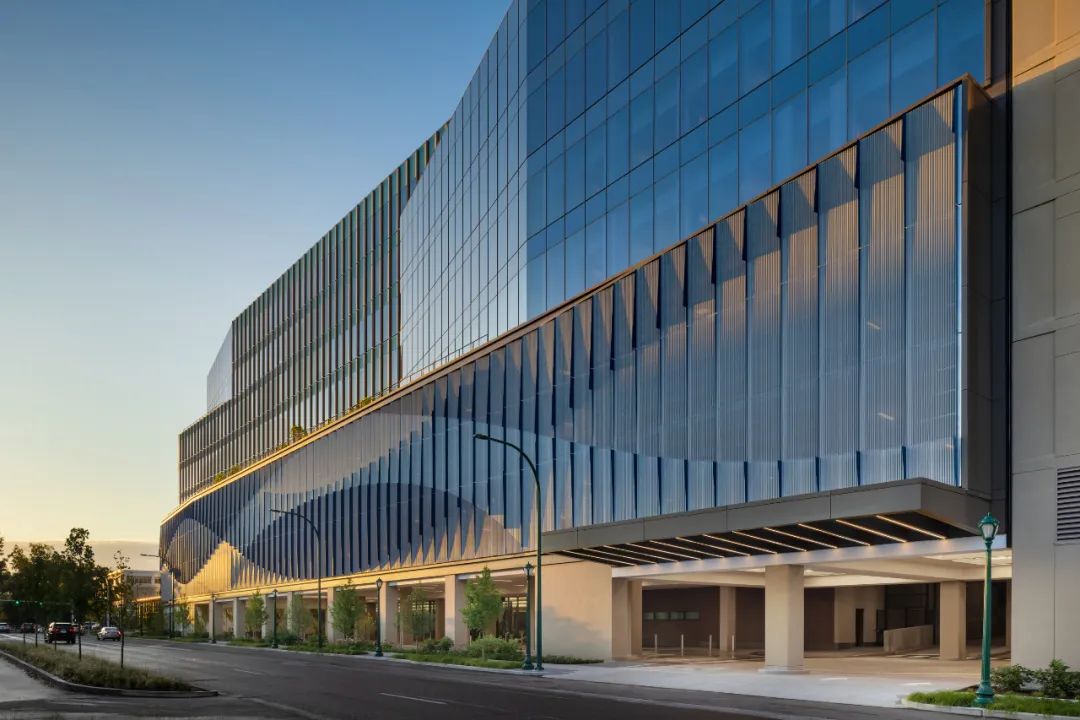 巴恩斯-犹太医院与华盛顿大学医学院Siteman癌症中心Gary C. Werths大楼 | Perkins Eastman | 美国密苏里圣路易斯-10