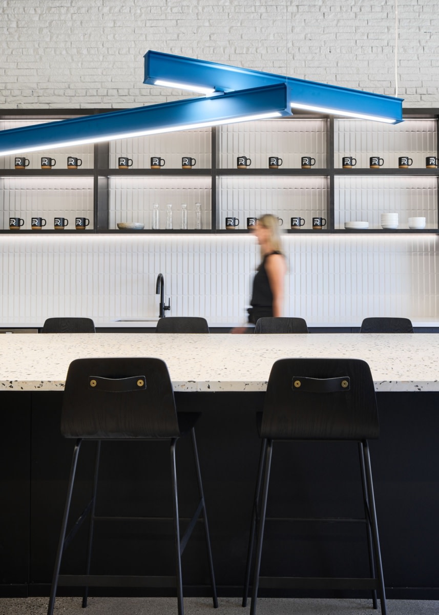 Front Row Sales and Marketing Offices by Studio BV-24