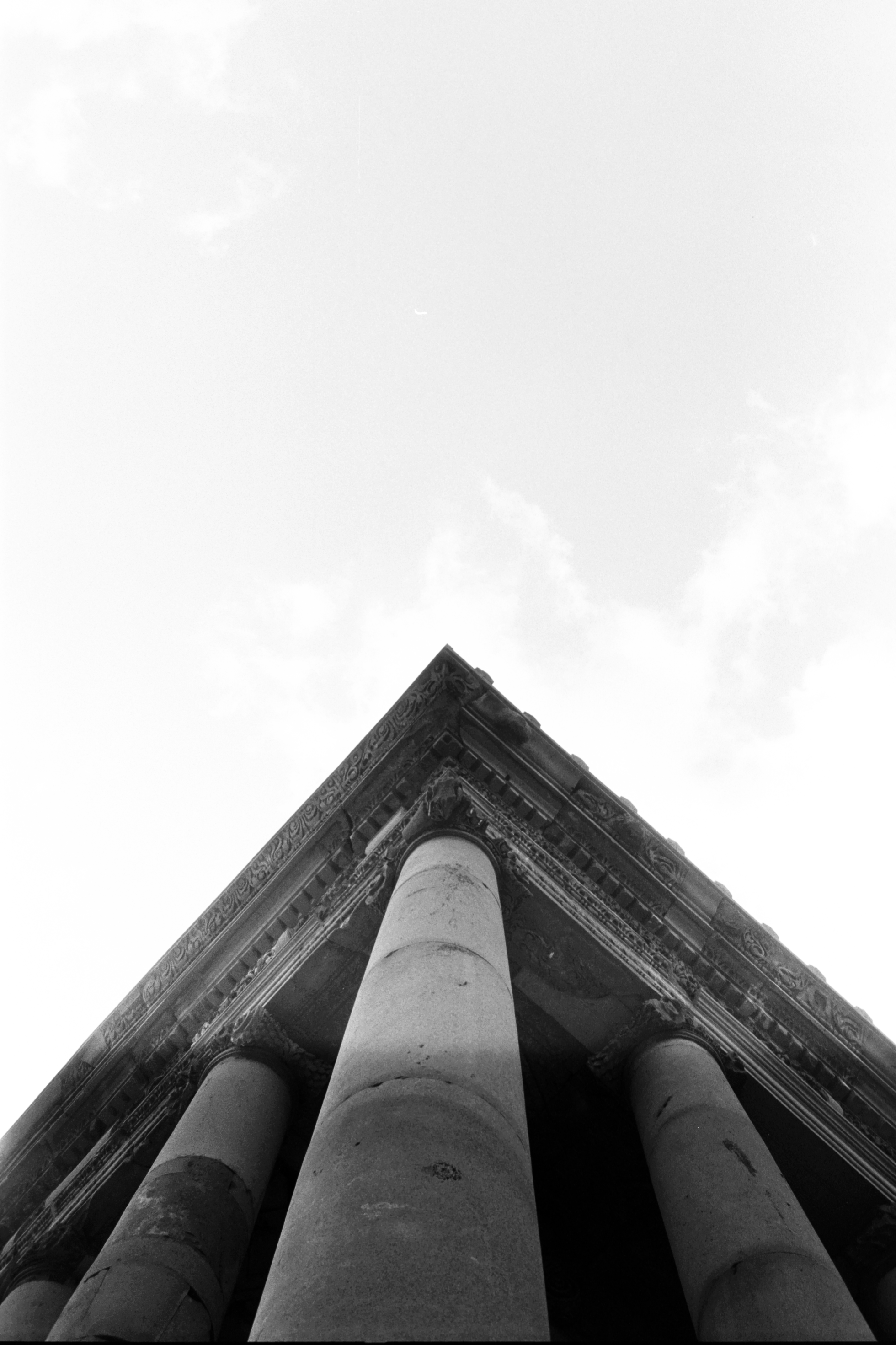 建筑中的对称性丨亚美尼亚丨@t__grain-8