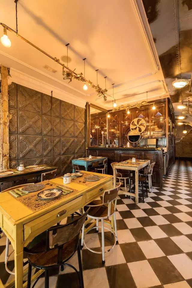 空间设计｜打造复古电影的怀旧感-12