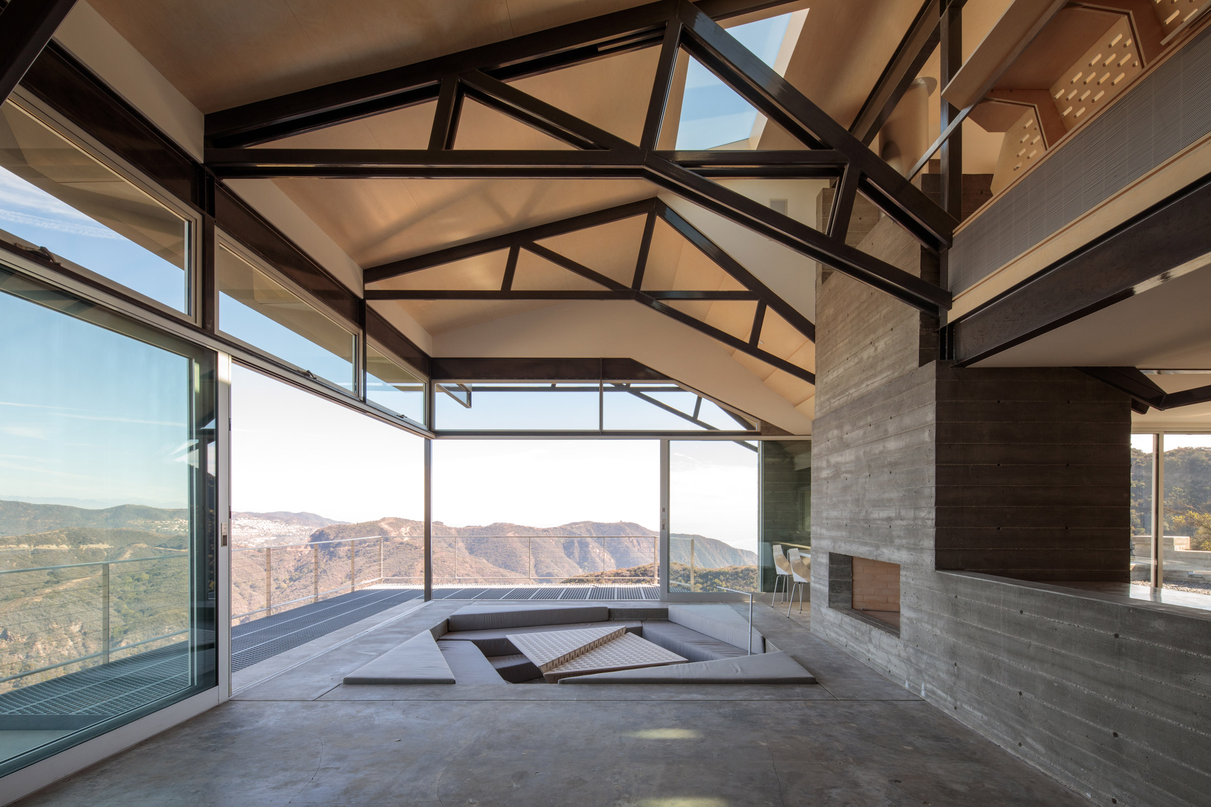 山脊上的 4/Way House | 野性与安全的完美结合-19