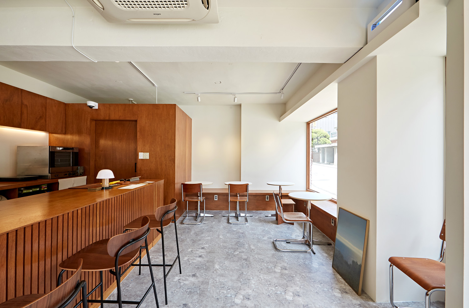 首尔“一巷设计”12 平米白色系个性咖啡厅-10