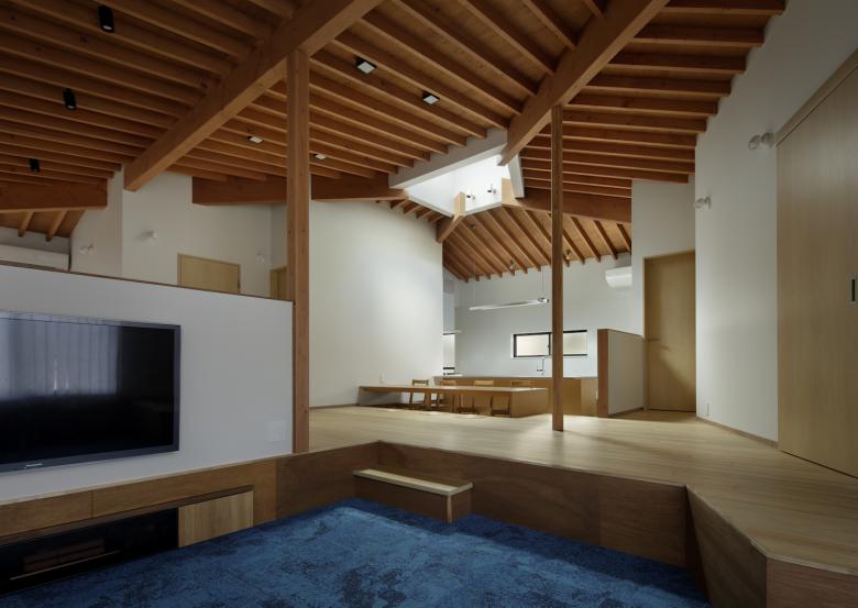 蘆田暢人建築設計事務所丨変形方形の平屋丨日本-8