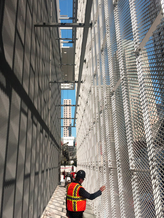 现代建筑外墙装饰 · BŌK Modern 的金属面板设计-19