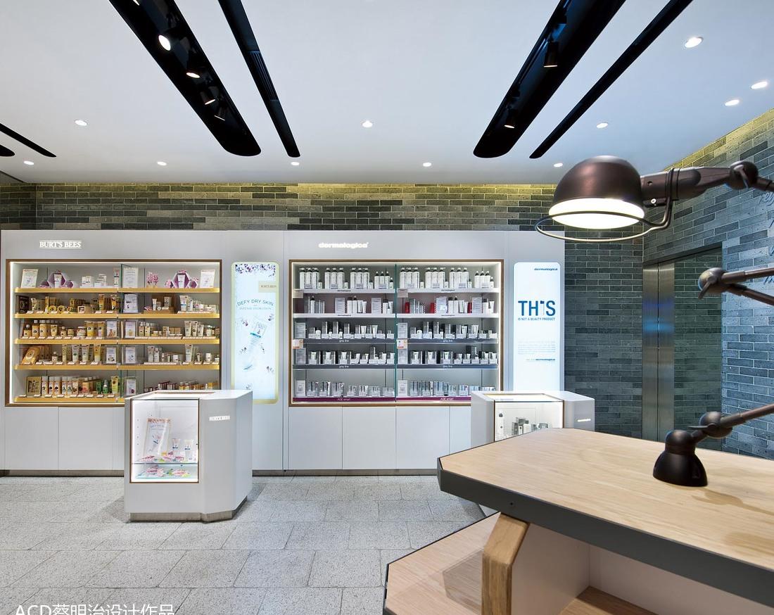 香港 IFC 万宁 Plus 概念店 | 绿色环保设计打造舒适购物空间-1