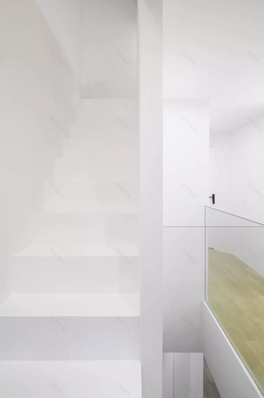 135m²怪异阁楼,创意爆改为艺术画廊式舒适三层!-56