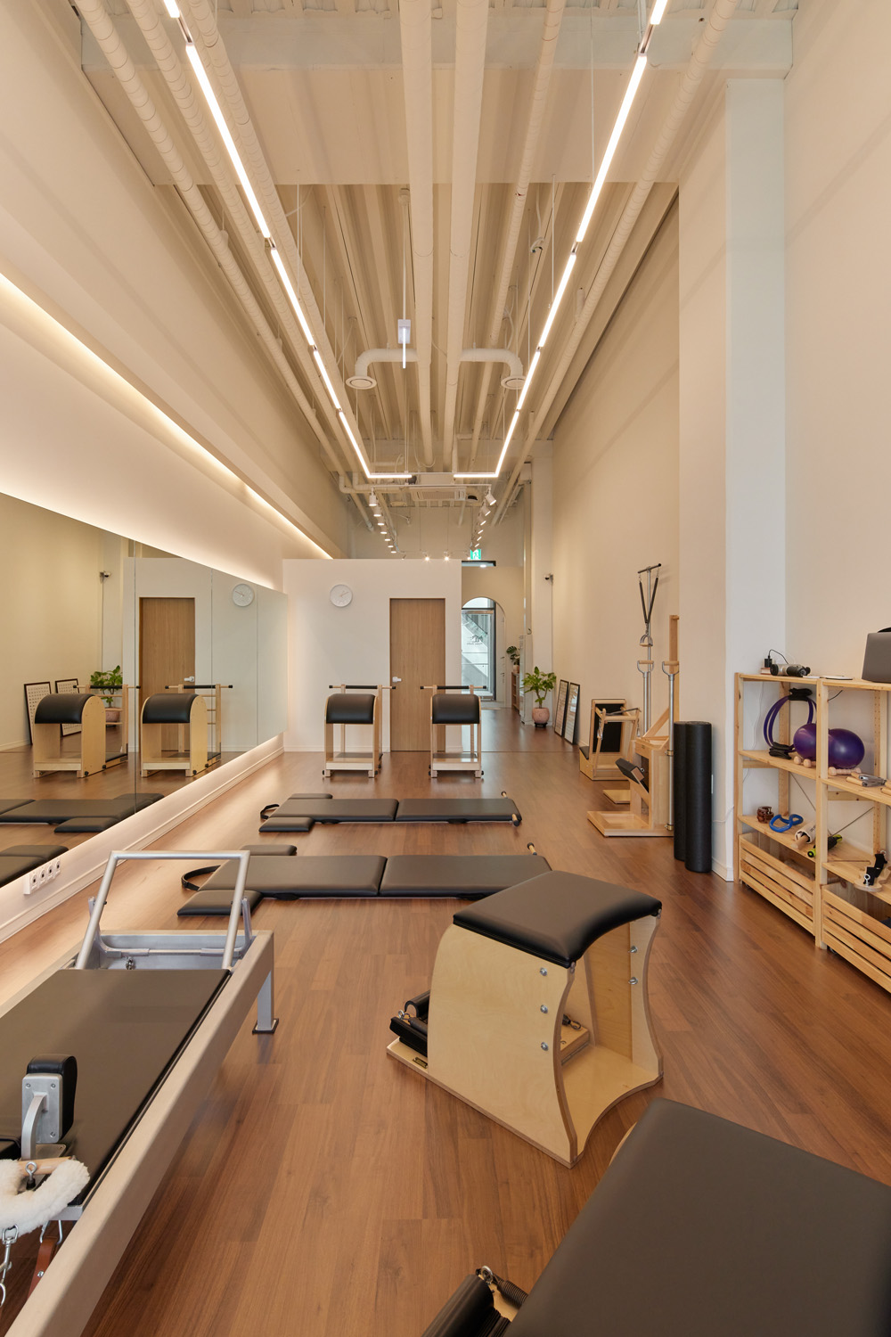 白色与木质，打造温馨的 27 平米公寓-12