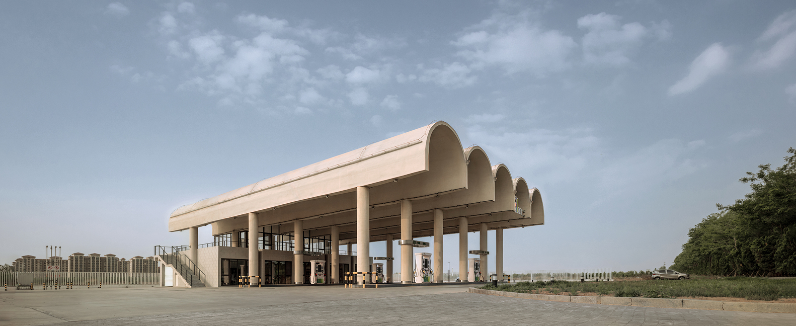 多元曲面屋顶的创新加油站设计丨中国东营-4